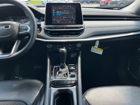 Certified 2022 Jeep Compass Latitude AWD/4WD image 5