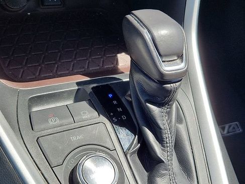 Used 2019 Toyota RAV4 Limited w/ Carpet Mat Package AWD/4WD image 16