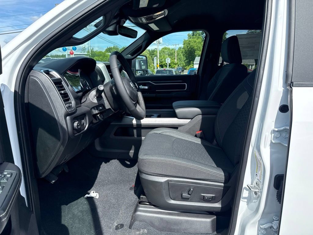 New 2026 RAM 2500 Big Horn AWD/4WD image 16