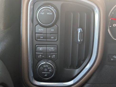 Used 2022 Chevrolet Silverado 2500 High Country w/ Z71 Off-Road Package image 13