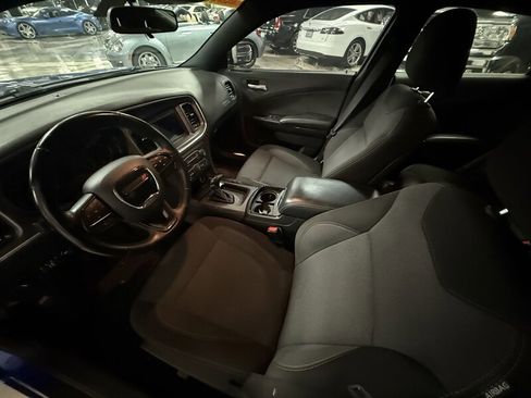 Used 2018 Dodge Charger SXT w/ Blacktop Package image 23