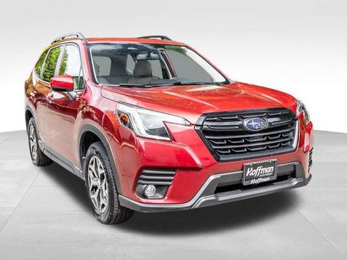 Used 2022 Subaru Forester Premium AWD/4WD image 2