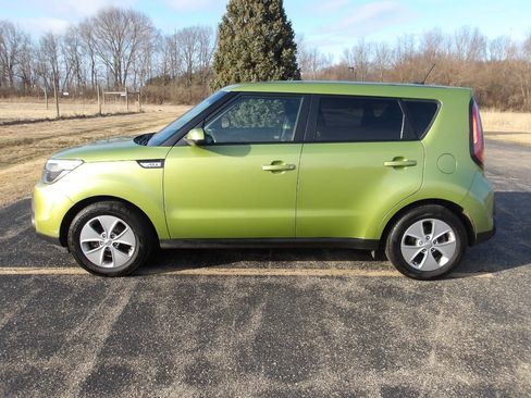 Used 2015 Kia Soul image 9