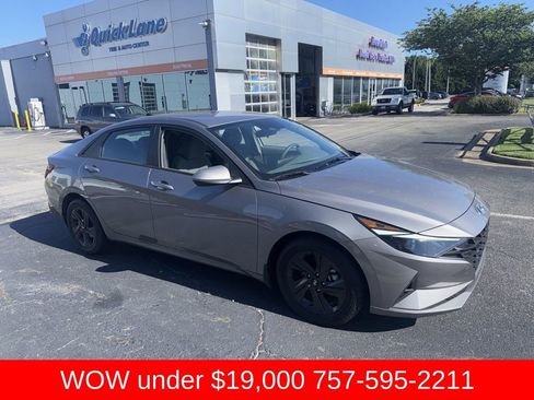 Used 2023 Hyundai Elantra SEL FWD image 8