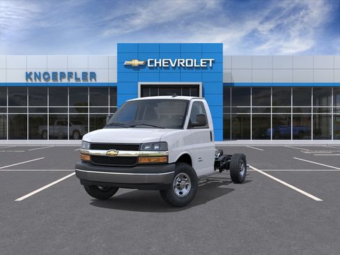 New 2026 Chevrolet Express 3500 w/ Power Convenience Package RWD image 8