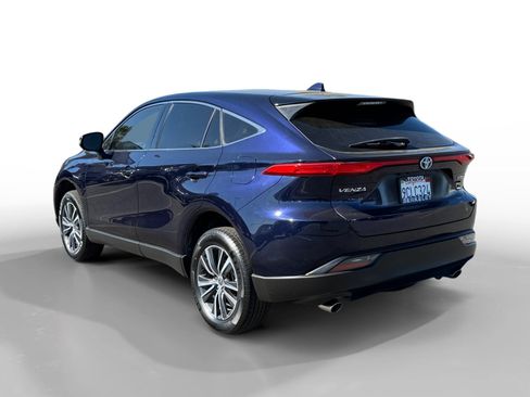 Used 2022 Toyota Venza LE AWD/4WD image 3