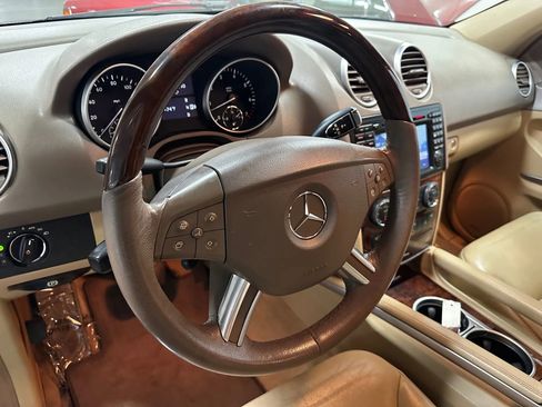 Used 2008 Mercedes-Benz ML 550 4MATIC image 9