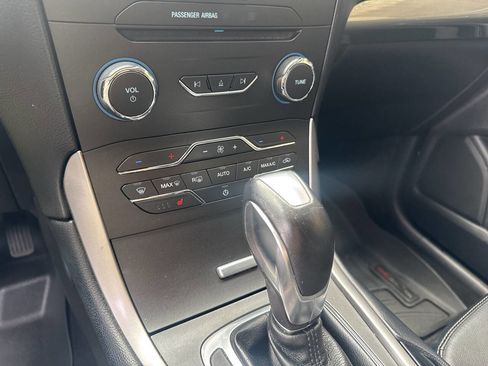 Used 2018 Ford Edge SEL w/ Equipment Group 201A image 21