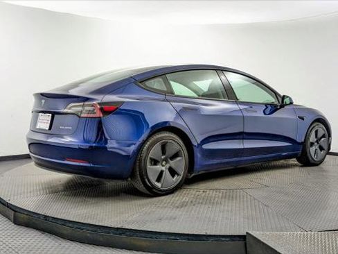 Used 2022 Tesla Model 3 Long Range AWD/4WD image 7