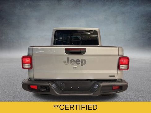 Used 2023 Jeep Gladiator Overland image 4