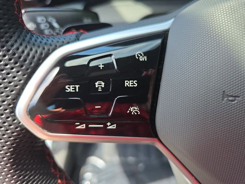 Used 2024 Volkswagen GTI SE image 18