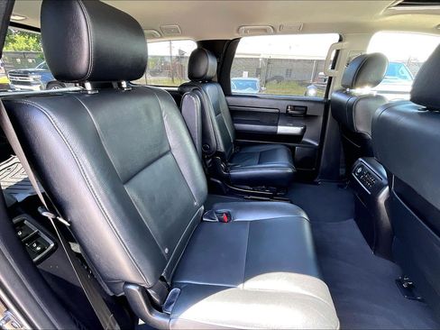 Used 2019 Toyota Sequoia TRD Sport w/ TRD Sport Premium Package AWD/4WD image 32