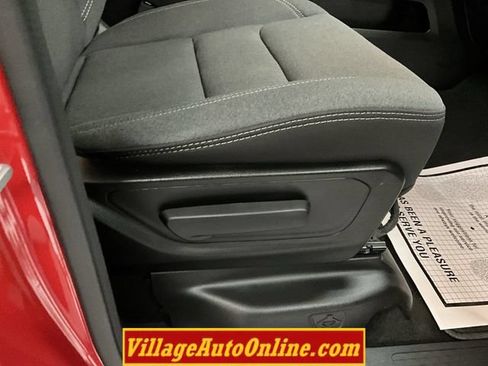 Used 2023 RAM 1500 Big Horn AWD/4WD image 40