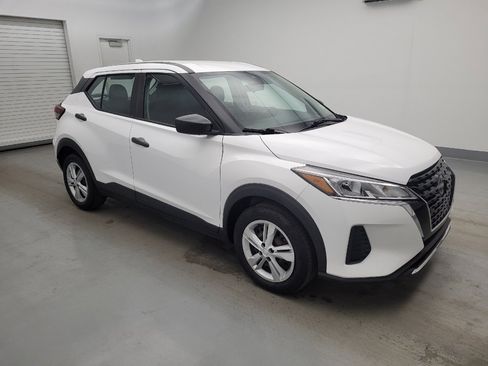 Used 2022 Nissan Kicks S FWD image 11