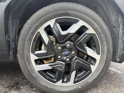 Used 2025 Subaru Forester Premium AWD/4WD image 25