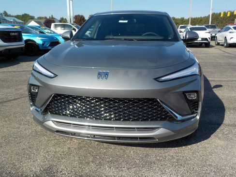 New 2025 Buick Envista Avenir image 8