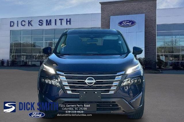 Used 2025 Nissan Rogue SV FWD image 2