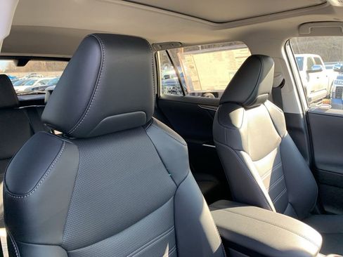 New 2025 Toyota RAV4 Limited image 18