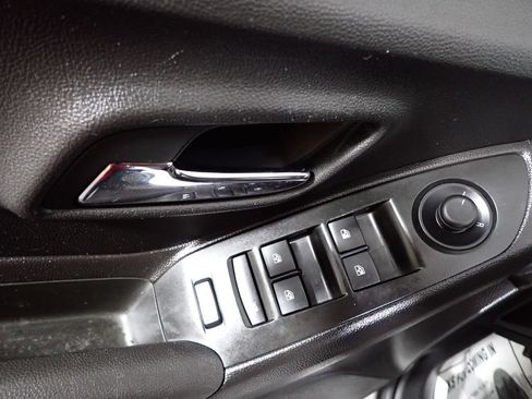 Used 2018 Chevrolet Trax LT w/ LT Convenience Package FWD image 18