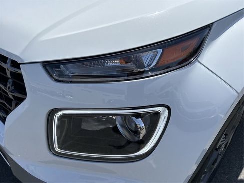 New 2025 Hyundai Venue Limited image 15