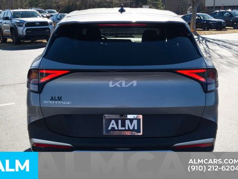 Used 2024 Kia Sportage LX image 7