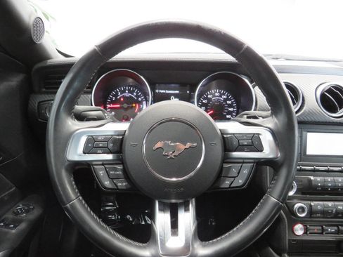 Used 2018 Ford Mustang Coupe RWD image 15