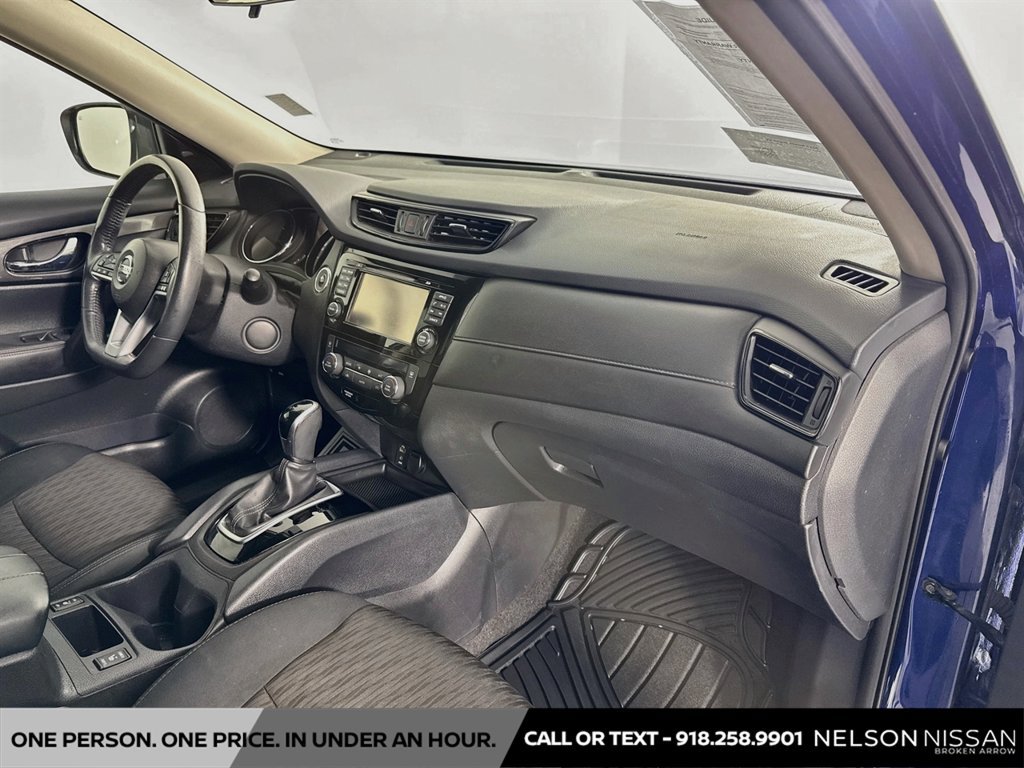 Certified 2017 Nissan Rogue SV w/ SV Premium Package FWD image 28