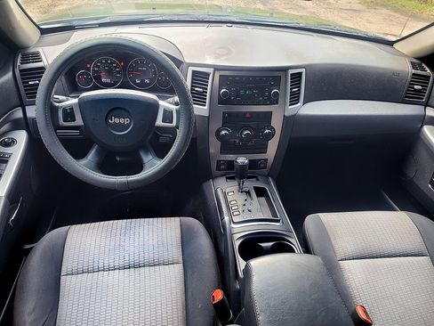 Used 2010 Jeep Grand Cherokee Laredo image 29