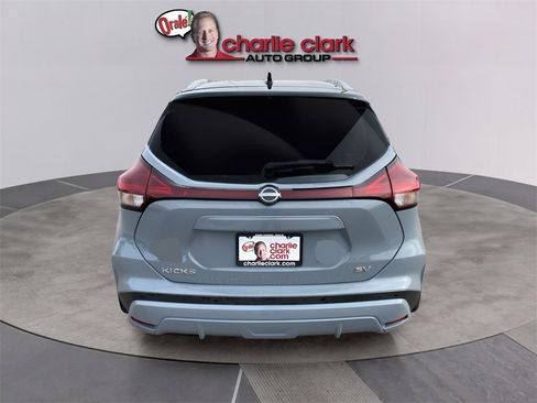 Used 2023 Nissan Kicks SV image 5