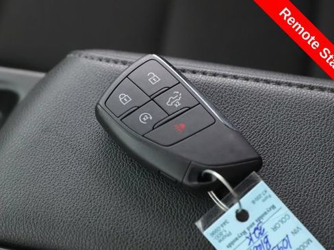 Used 2025 GMC Sierra 1500 Elevation AWD/4WD image 3