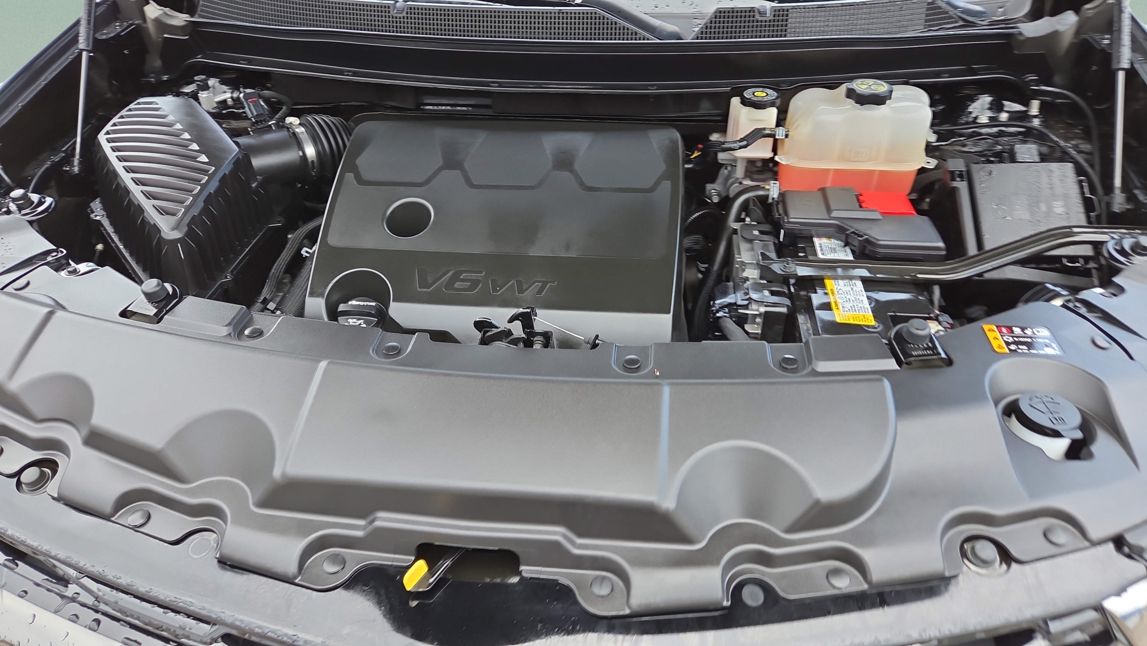 Used 2024 Chevrolet Traverse Premier w/ Redline Edition FWD image 21