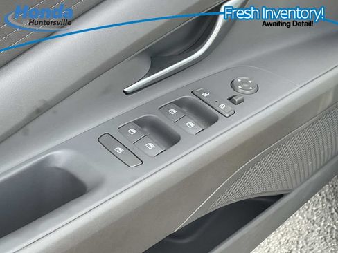 Used 2023 Hyundai Elantra SEL w/ Cargo Package FWD image 19