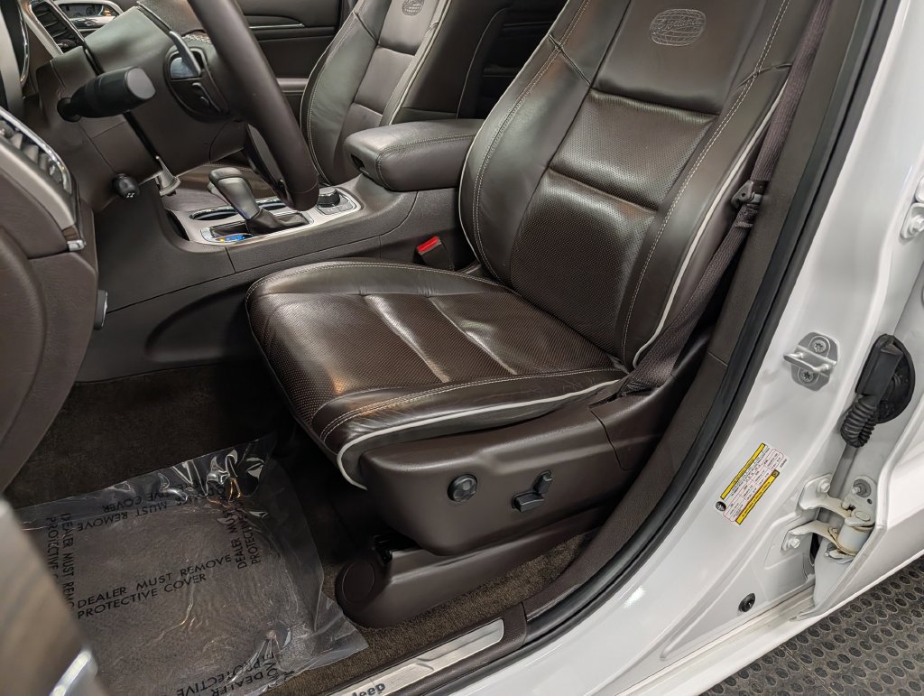 Used 2018 Jeep Grand Cherokee Overland AWD/4WD image 14