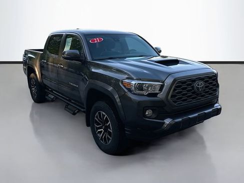 Used 2023 Toyota Tacoma TRD Sport w/ Advanced Technology Package AWD/4WD image 3