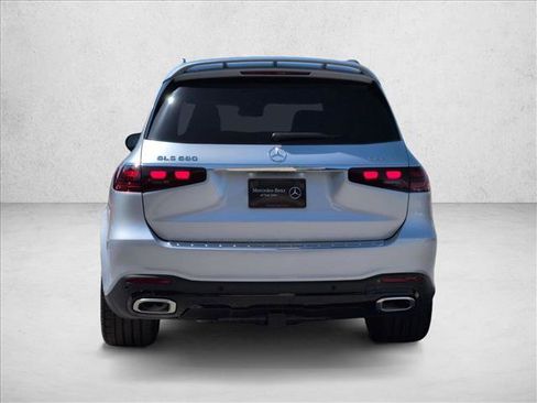 New 2026 Mercedes-Benz GLS 580 4MATIC image 8