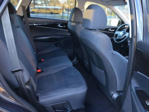 Used 2019 Kia Sorento LX w/ LX V6 Convenience Package image 9