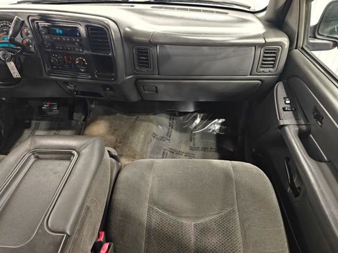 Used 2005 Chevrolet Silverado 1500 LS image 23