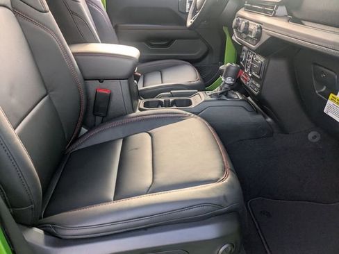 New 2025 Jeep Wrangler Unlimited Rubicon w/ XTREMEE 35" Tire Package image 31