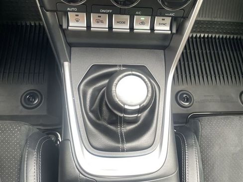 Used 2025 Toyota GR86 Premium w/ ALL Weather Mat Package (TMS) RWD image 26