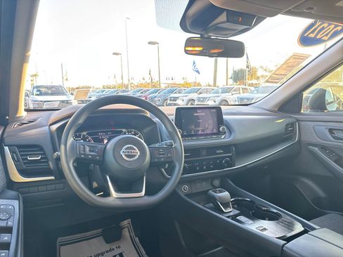 Certified 2021 Nissan Rogue S image 10