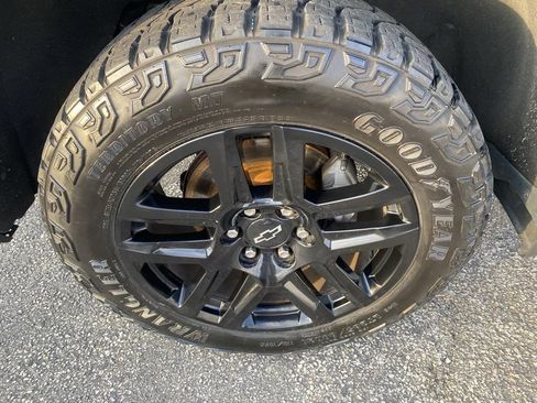 Used 2021 Chevrolet Silverado 1500 Custom Trail Boss w/ LPO, Dark Essentials Package image 27