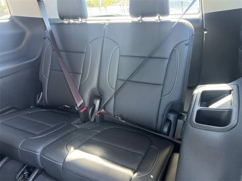 Certified 2022 GMC Acadia SLT w/ Elevation Edition image 15