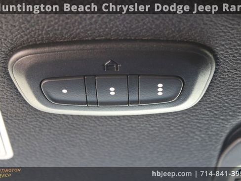 Used 2022 Jeep Gladiator Rubicon w/ Cold Weather Group image 44