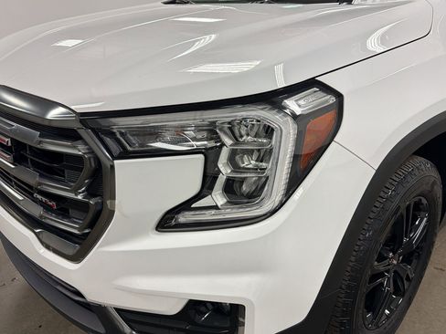 Used 2023 GMC Terrain AT4 AWD/4WD image 10
