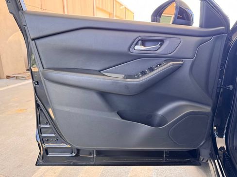 Used 2024 Nissan Rogue SV FWD image 22