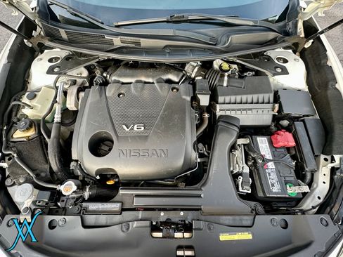 Used 2021 Nissan Maxima SR w/ Sport Mat Group FWD image 41