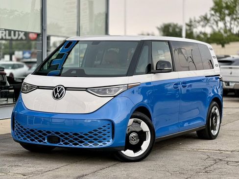 Used 2025 Volkswagen ID. Buzz Pro S RWD image 36