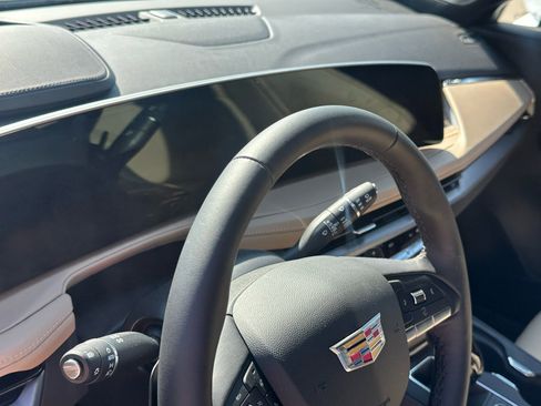 Used 2025 Cadillac XT4 Premium Luxury w/ Technology Package image 9