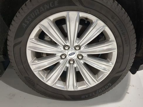 Used 2021 Ford Explorer Limited w/ Hybrid Equipment Group 310A AWD/4WD image 6