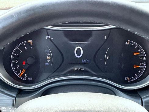 Certified 2022 Jeep Grand Cherokee Laredo X image 14